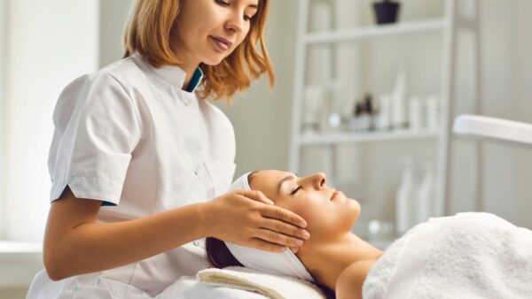 Beauty Certificate: Level 3 Diploma in Beauty Therapy & Massage - CPD Approved